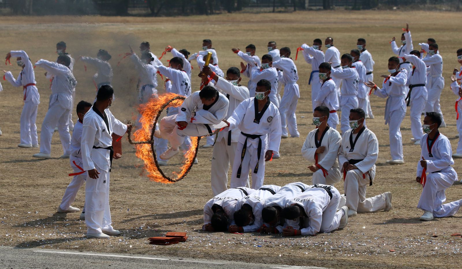 टुँडिखेलमा सेनाकाे बढाइँ (तस्बीरहरु)