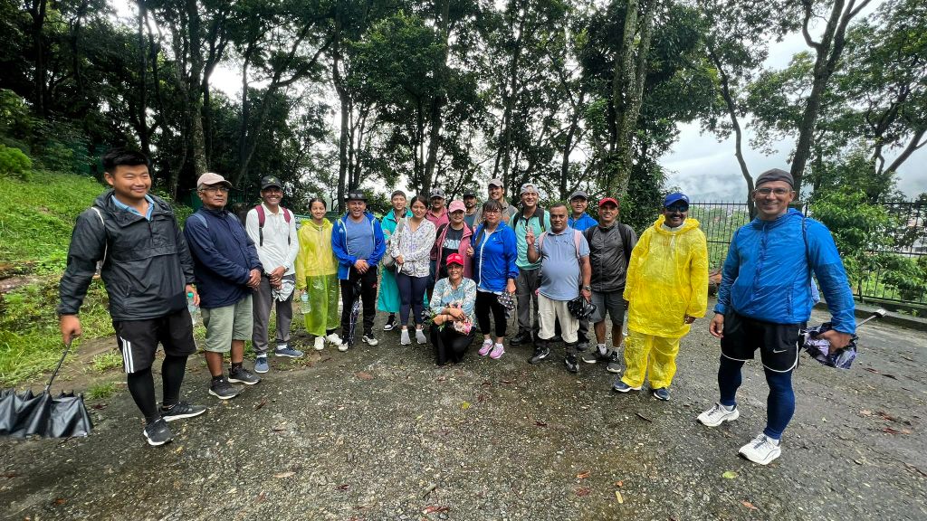 पोखरामा हाइकिङ जागरण बढाउँदै ‘हाइकर्स क्लब’