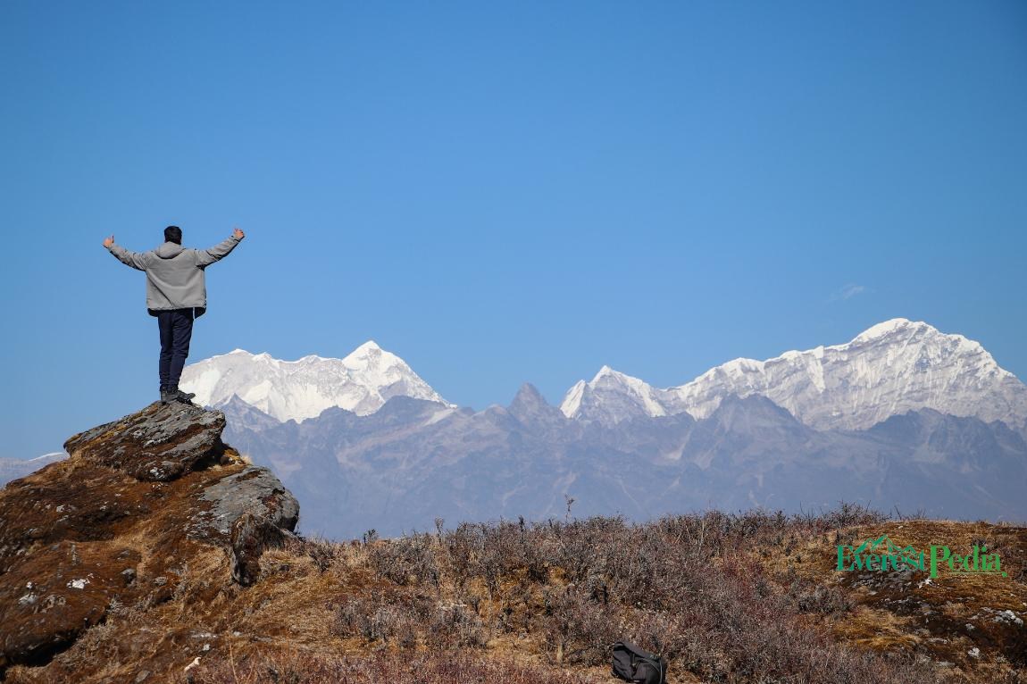 चेर्दुङबाट आँखै अगाडी गौरीशङ्कर  (फोटाे/भिडियो)