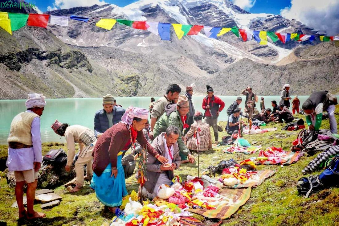 जगदुल्ला तालमा तीर्थालुहरू (तस्बिरहरू)