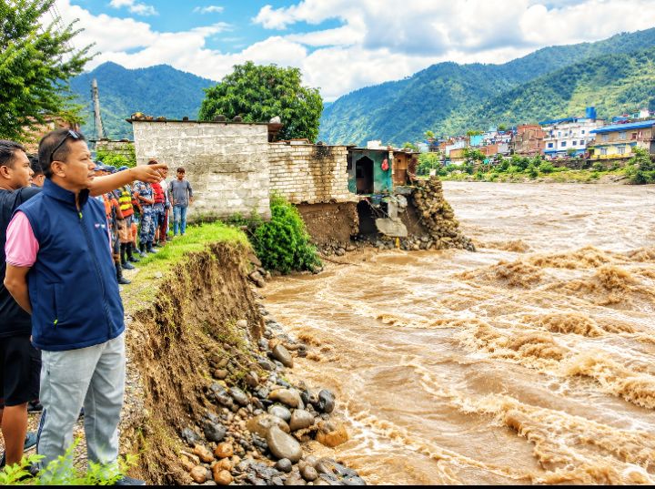 हल्लाको खेती र तिनाउमा बाढी 
