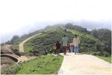 हतुवागढीमा पदमार्ग निर्माण गरिँदै
