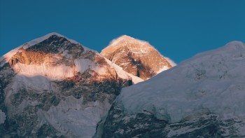 कीर्तिमानी आराेही सानु शेर्पासहित १३ आराेहीकाे सगरमाथा आराेहण सफल 