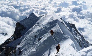 धवलागिरिमा ‘रोप फिक्सिङ’ सम्पन्न, आरोहणका लागि मार्ग तयार