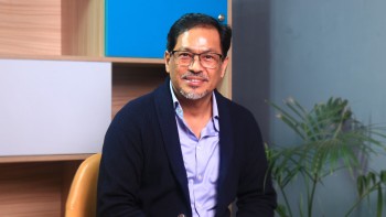 डा.रुपक श्रेष्ठका १० मुुक्तक (भिडियो)