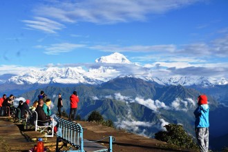 पर्यटक चहलपहल बढ्न थालेपछि व्यवसायी उत्साहित