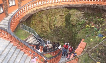 रोजाइमा पोखराको गुप्तेश्वर गुफा, सात महिनामा पुगे साढे ४ लाख पर्यटक