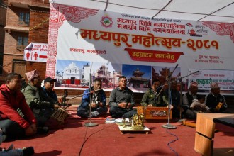 मौलिकता झल्काउने मध्यपुर महोत्सव (फोटो/भिडियो)