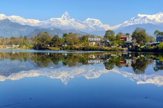 फेवातालमा माछापुच्छ्रेको छाँया