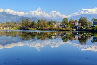 फेवातालमा माछापुच्छ्रेको छाँया