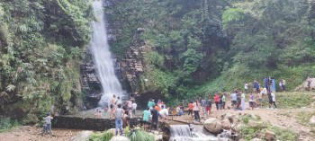 लमजुङको गाईखुरे झरना पर्यटकीय केन्द्रका रूपमा विकसित हुँदै