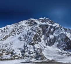 डोरी टाँग्दै कञ्चनजंघा चुचुराेमा पुगे १० आरोही