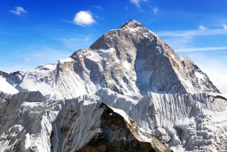 मकालु आरोहणका क्रममा ‘हर्ट अट्याक’