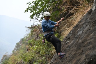 दाेलखाकाे सोक्ला भ्यालीमा सुरु भयाे रक क्लाइम्बिङ महोत्सव