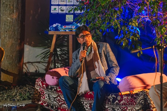 साङ्गीतिक धुनसँगै चर्चित कविलाई सुन्यो धनगढीले  