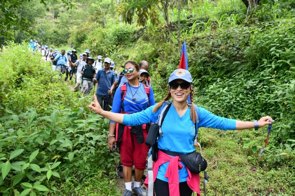 फुङ्फुङ् झरनामा ‘प्रकृतिप्रेमी समूह’