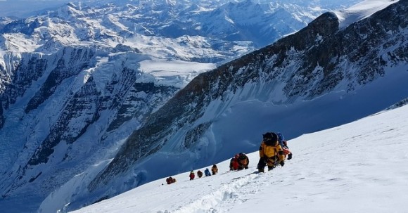 थप चार आरोहीले चुमे अन्नपूर्ण प्रथमको चुचुराे