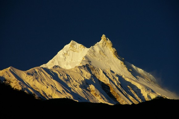 मनासलुमा बीस वर्षपछि हिउँदे आरोहण