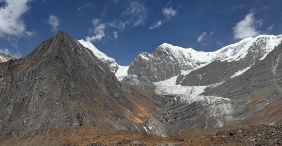 सात देशका १० आराेही एकसाथ अन्नपूर्णकाे चुचुराेमा