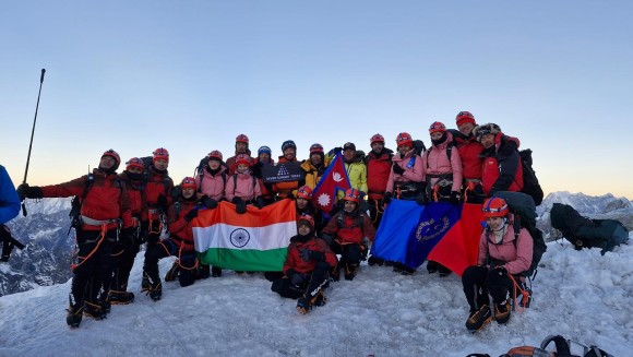 भारतीय एनसीसीको टोलीले गर्याे सगरमाथा आरोहणमा