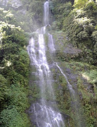 म्याग्दीको कोप्रे झरना आन्तरिक पर्यटकको रोजाइमा