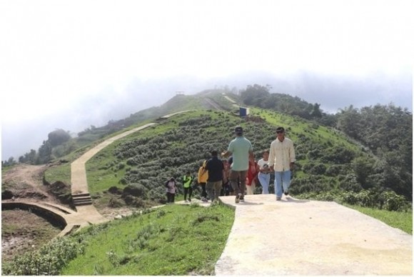 हतुवागढीमा पदमार्ग निर्माण गरिँदै