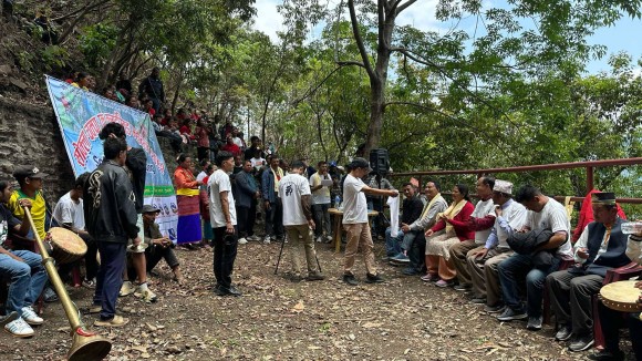 दाेलखाकाे सोक्ला भ्यालीमा सुरु भयाे रक क्लाइम्बिङ महोत्सव