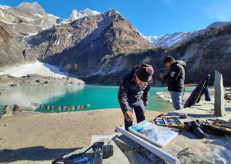 कापुचे कलायात्राः कुचि चोप्न नभ्याउँदै आइस बन्थ्यो पानी