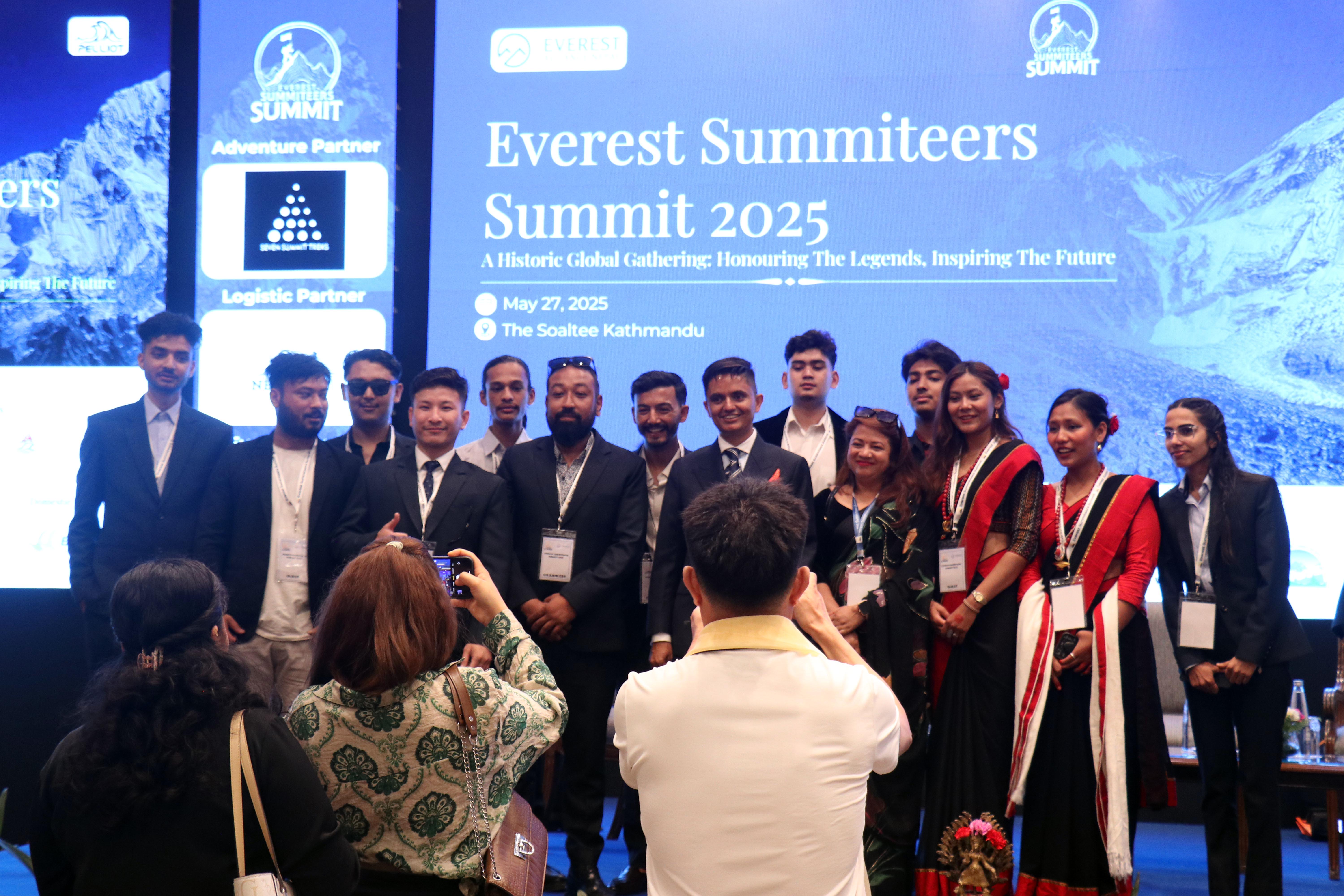 Everest-Summiter's-Summit-2025--kamal-prabhat--33-1748347771.jpg