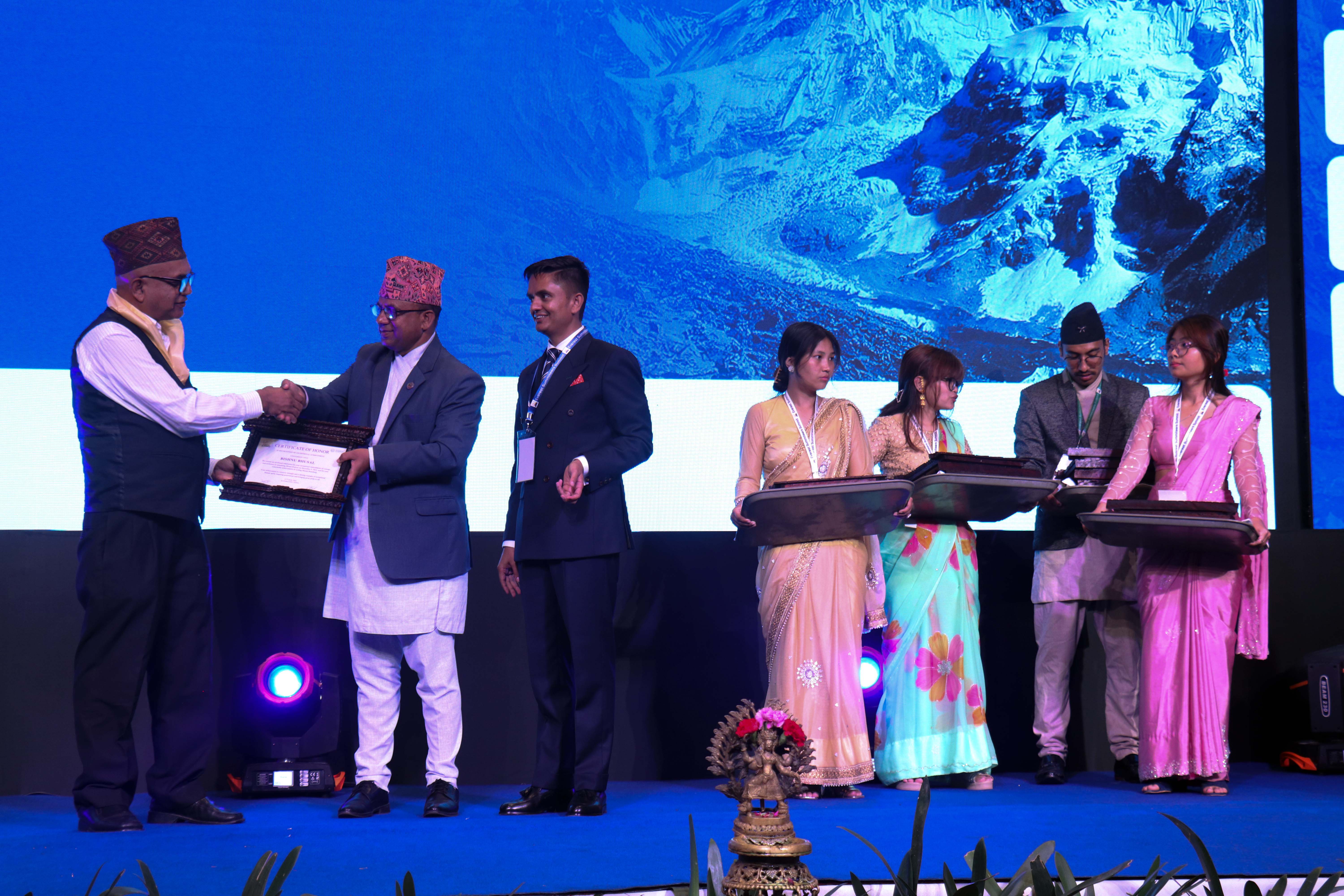 Everest-Summiter's-Summit-2025--kamal-prabhat--65-1748348010.jpg