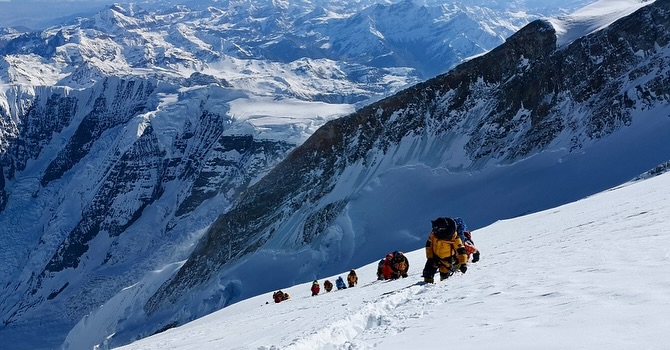 थप चार आरोहीले चुमे अन्नपूर्ण प्रथमको चुचुराे