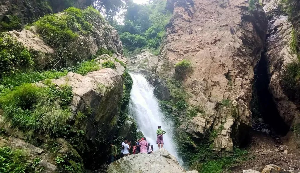 आन्तरिक पर्यटनको गन्तव्यस्थल ऐनापहरा