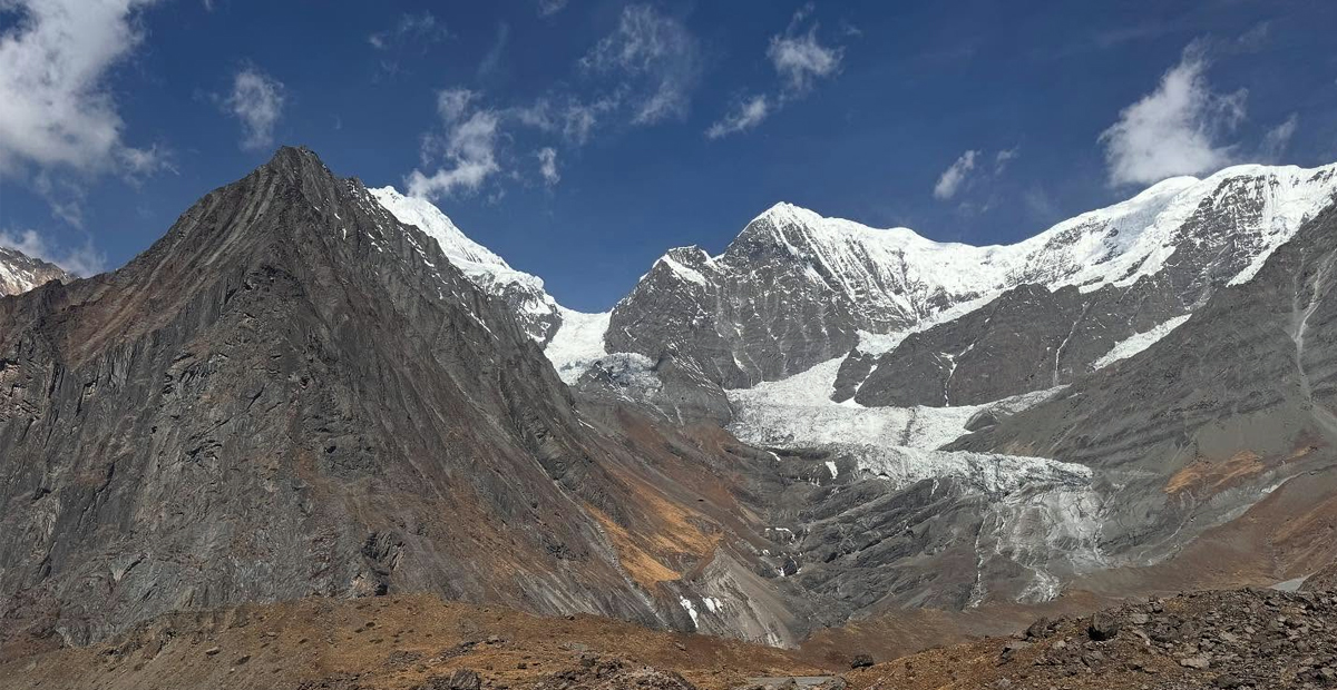सात देशका १० आराेही एकसाथ अन्नपूर्णकाे चुचुराेमा