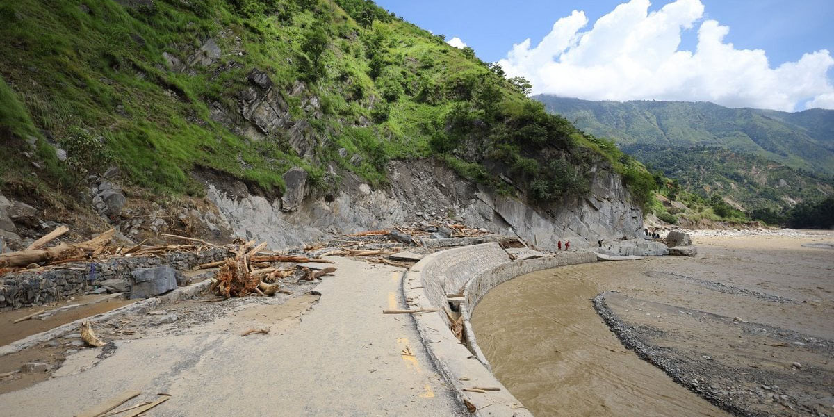 दसैँ सुरु हुनै लाग्दा देशभरका यी राजमार्ग पूर्ण रूपमा अवरुद्ध