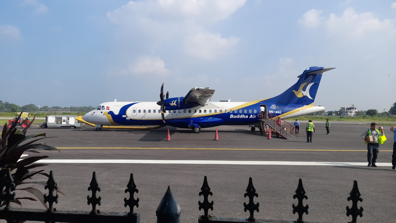 सामाजिक सञ्जालमा भिडियाे भाइरल भएपछि बुद्ध एयरले भन्याे: खराब मौसम र प्राविधिक कारणले भरतपुर उडान रद्द गर्न बाध्य भएका हाैं