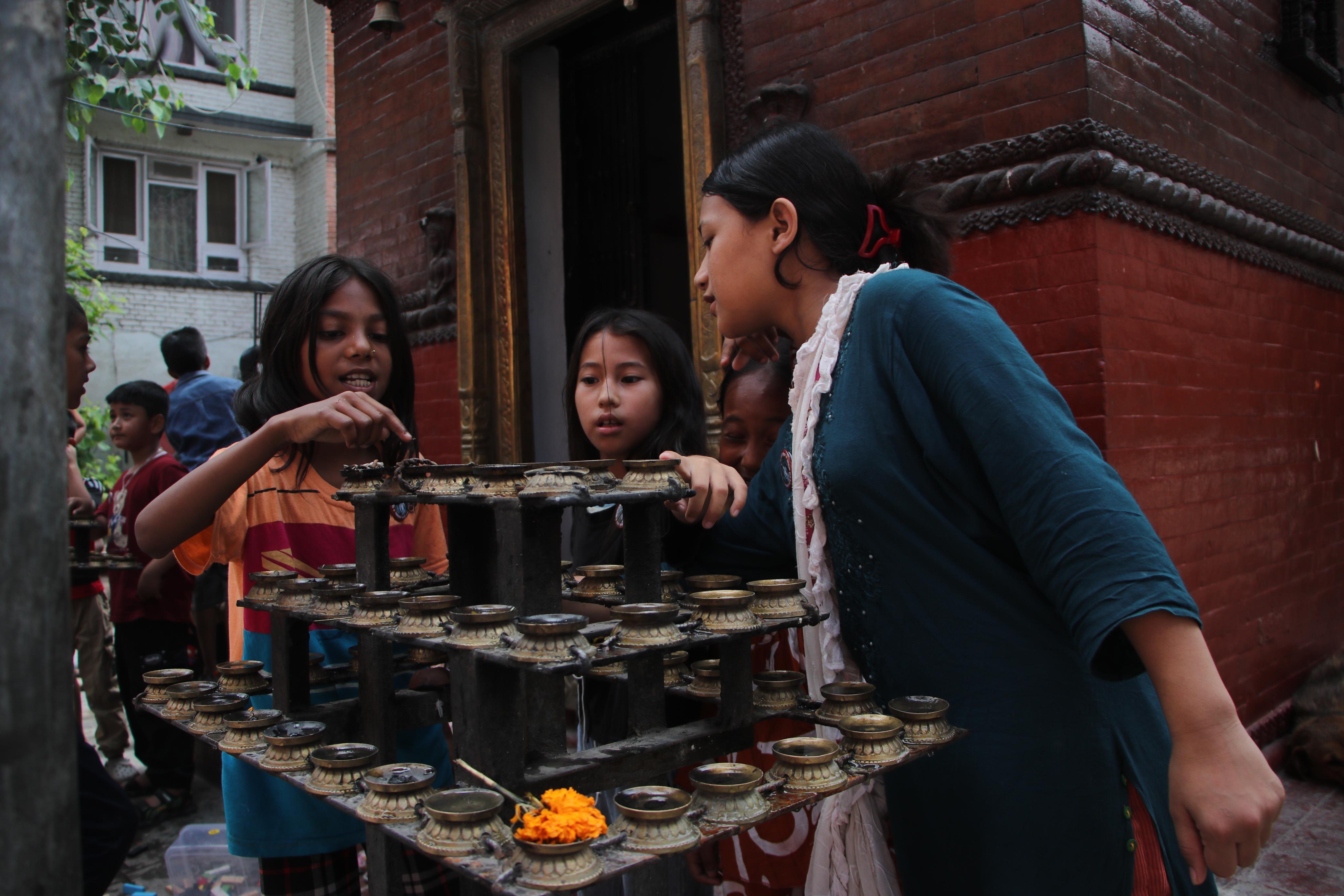 नक्सालमा सम्पदा खोज यात्रा: नयाँ पुस्तालाई स्थानीय इतिहाससँग जोड्ने प्रयास (तस्बिरहरु)