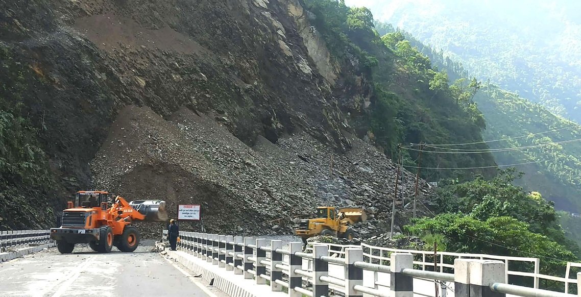 मुग्लिन–नागढुङ्गा सडक अझै पाँच घण्टा बन्द, वैकल्पिक मार्ग प्रयोग गर्न आग्रह