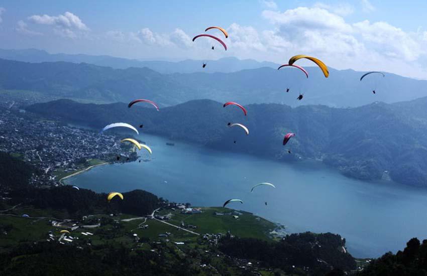 ढोरपाटनमा शुक्रबारदेखि प्याराग्लाइडिङको परीक्षण उडान सुरु